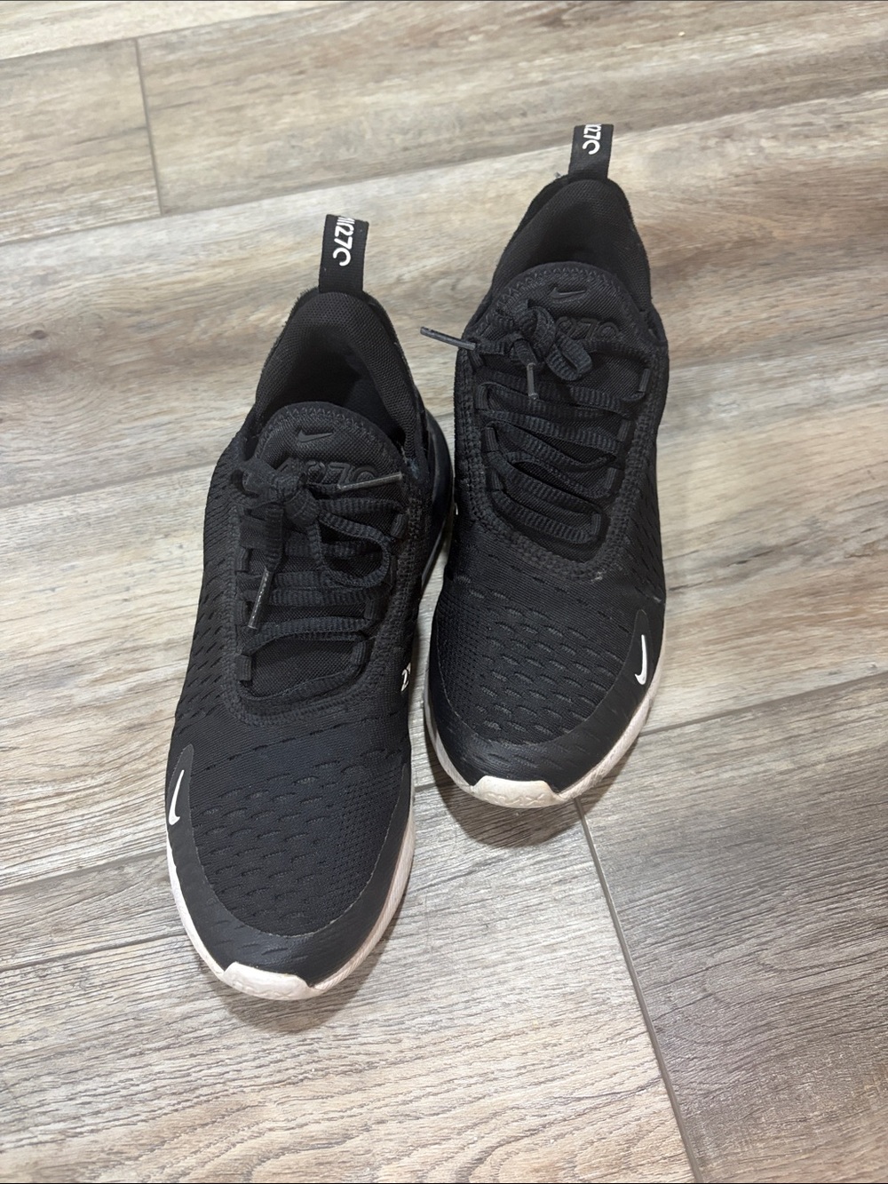 Nike women’s air max 270